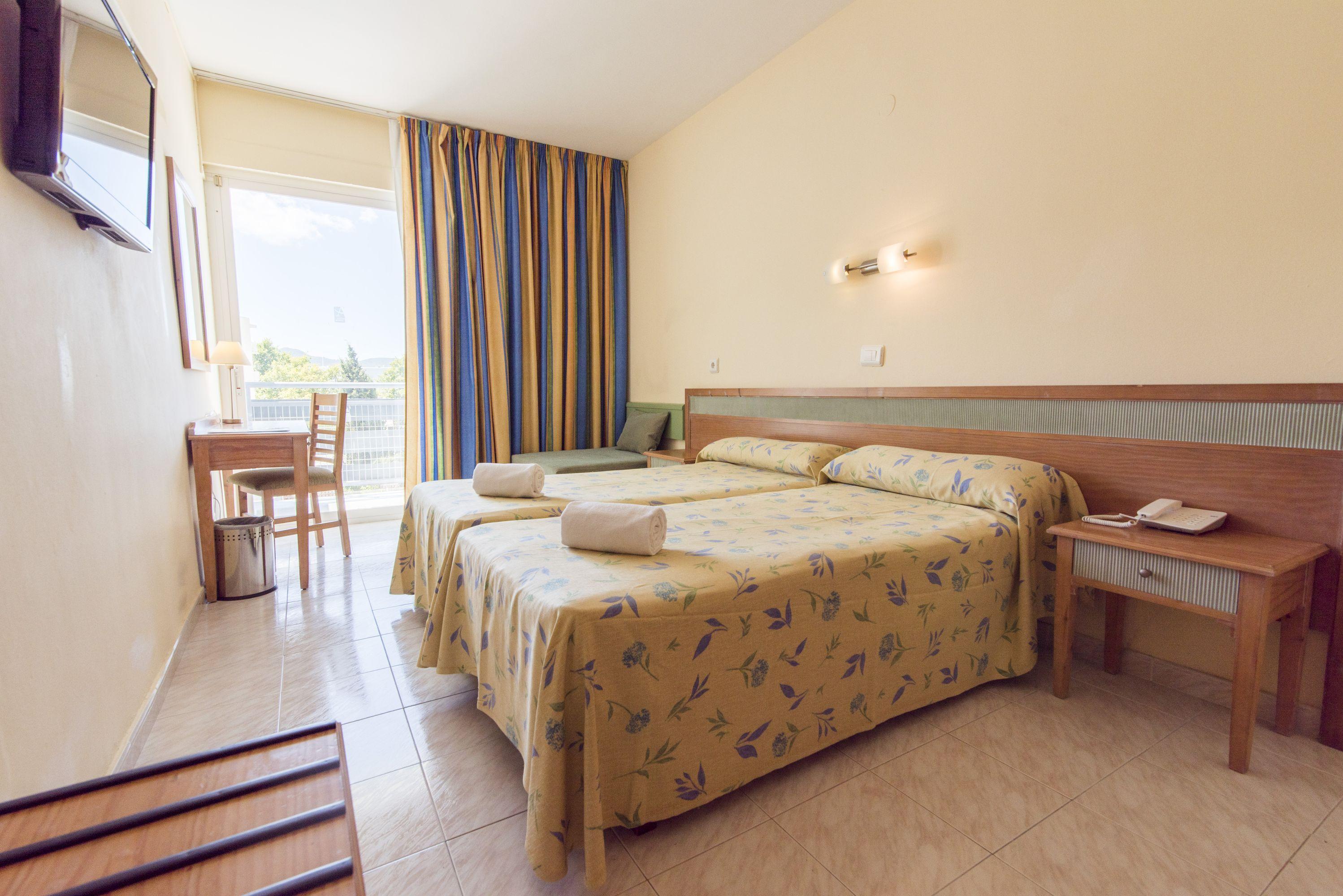 Azuline Hotel Pacific Сан-Антонио-Абад Экстерьер фото