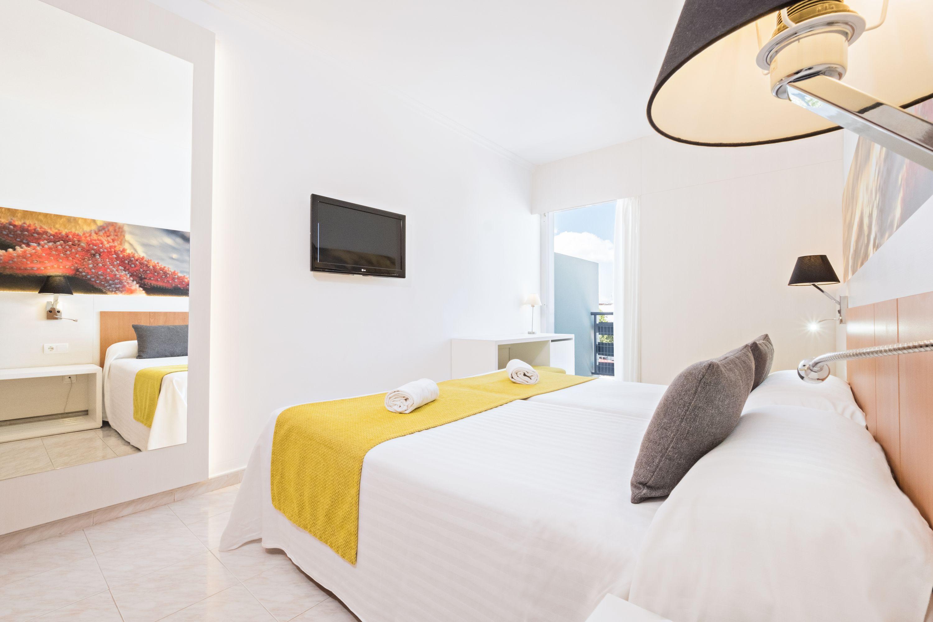 Azuline Hotel Pacific Сан-Антонио-Абад Экстерьер фото